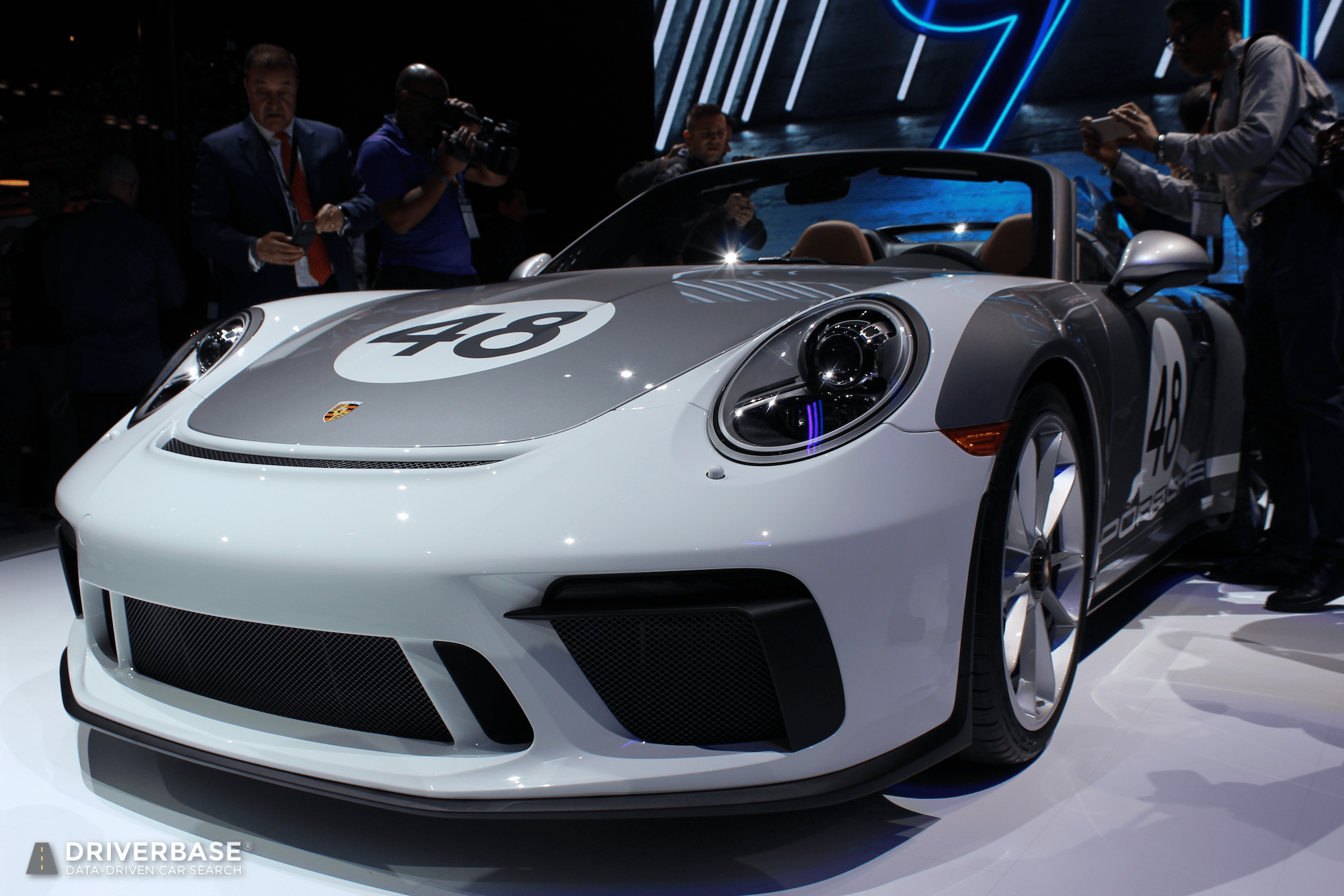Research 2020
                  Porsche 911 pictures, prices and reviews