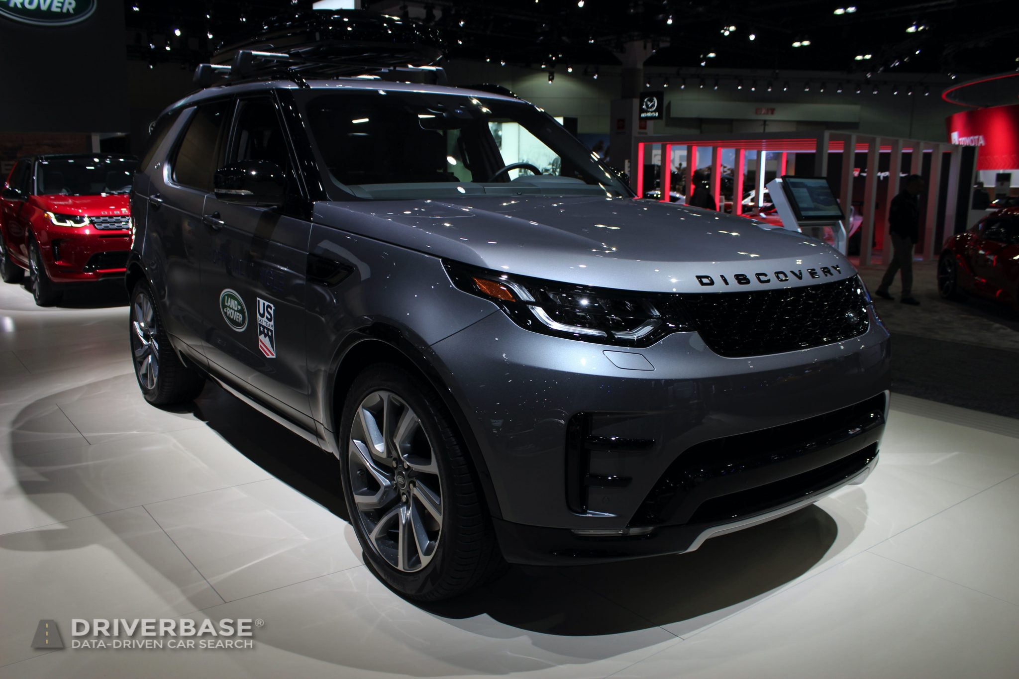 2020 Land Rover Discovery at the 2019 Los Angeles Auto Show