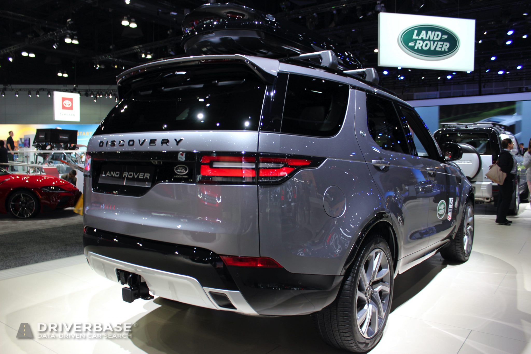 2020 Land Rover Discovery at the 2019 Los Angeles Auto Show