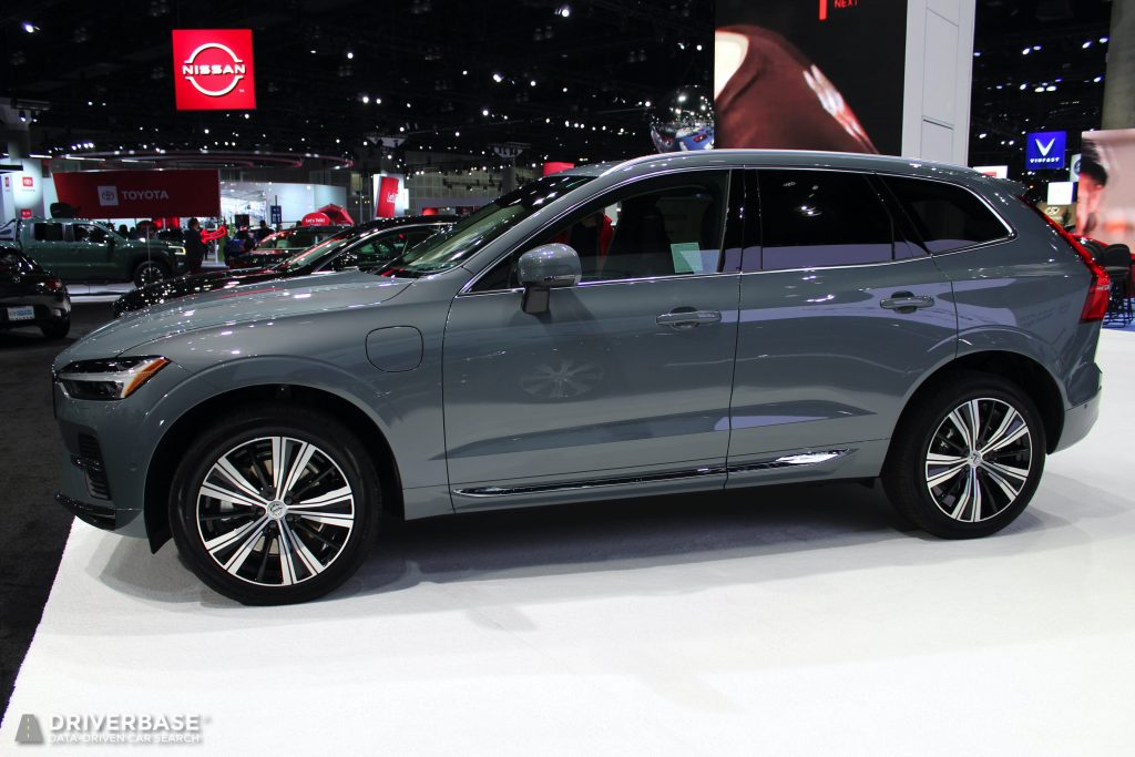 2022 Volvo XC60 Hybrid at the 2021 Los Angeles Auto Show - Driverbase